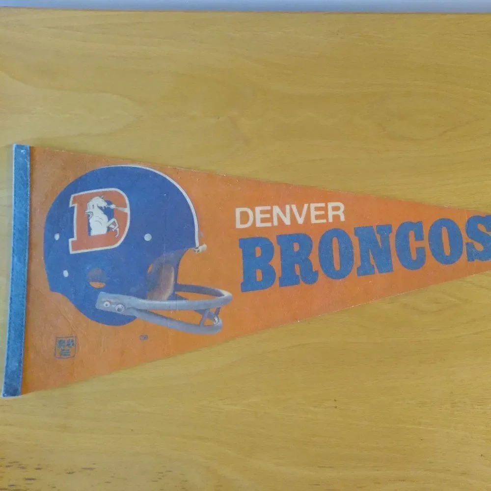Vintage NFL Denver Broncos Felt Pennant Flag 29